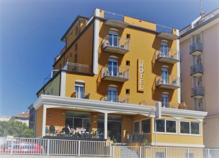 Hotel Berenice Rimini Ngoại thất bức ảnh
