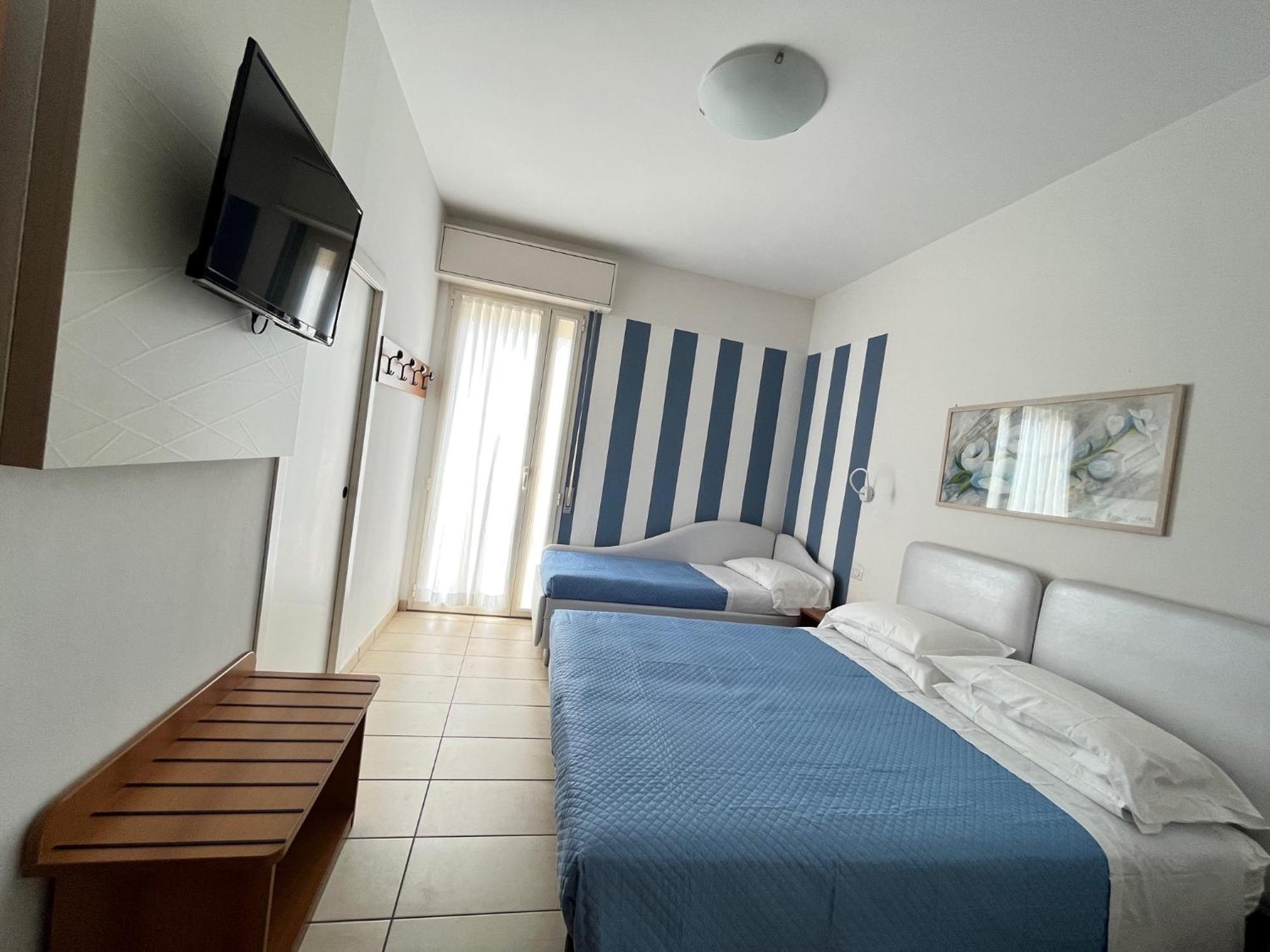 Hotel Berenice Rimini Ngoại thất bức ảnh