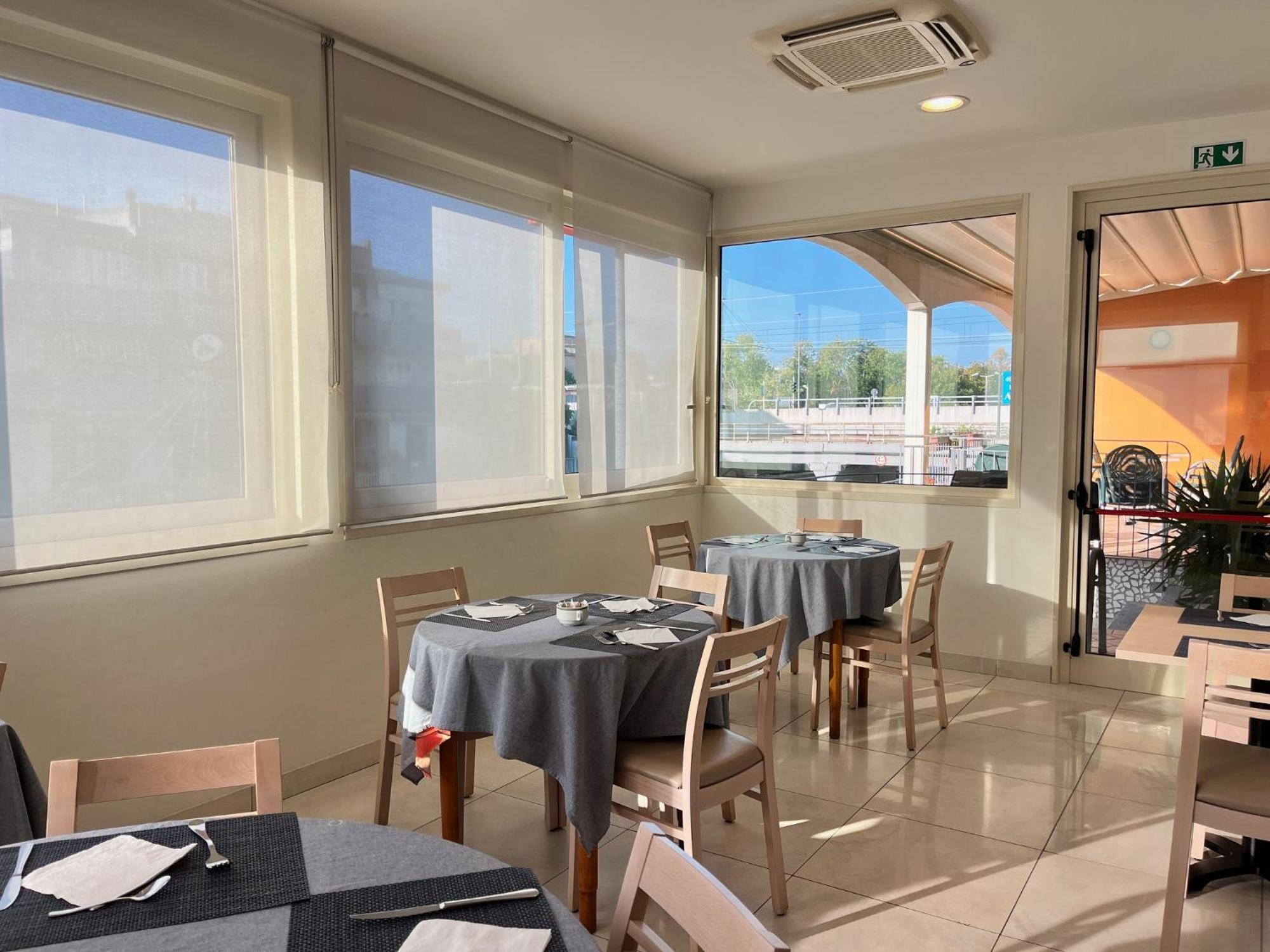 Hotel Berenice Rimini Ngoại thất bức ảnh