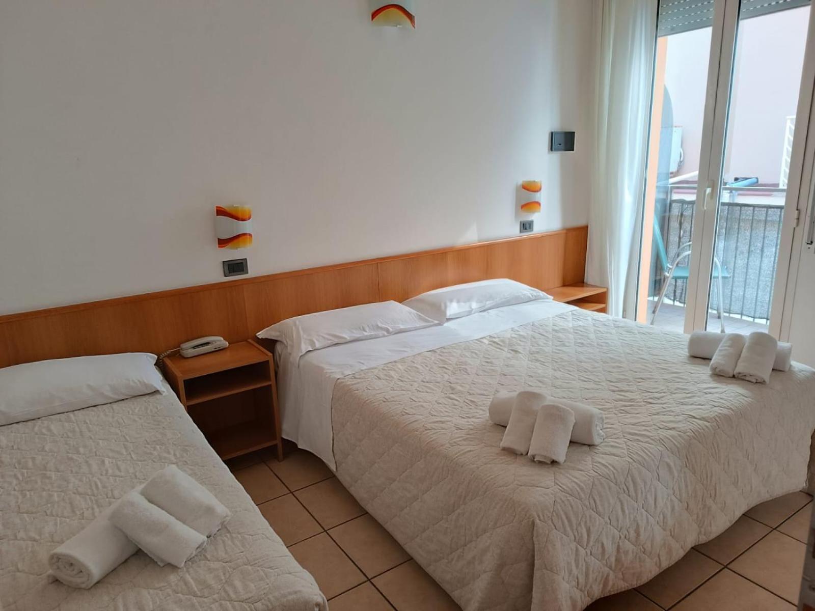 Hotel Berenice Rimini Ngoại thất bức ảnh