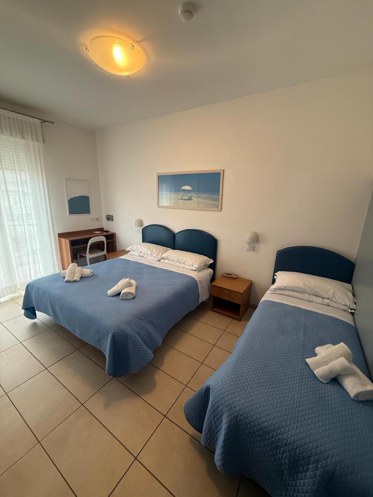 Hotel Berenice Rimini Ngoại thất bức ảnh