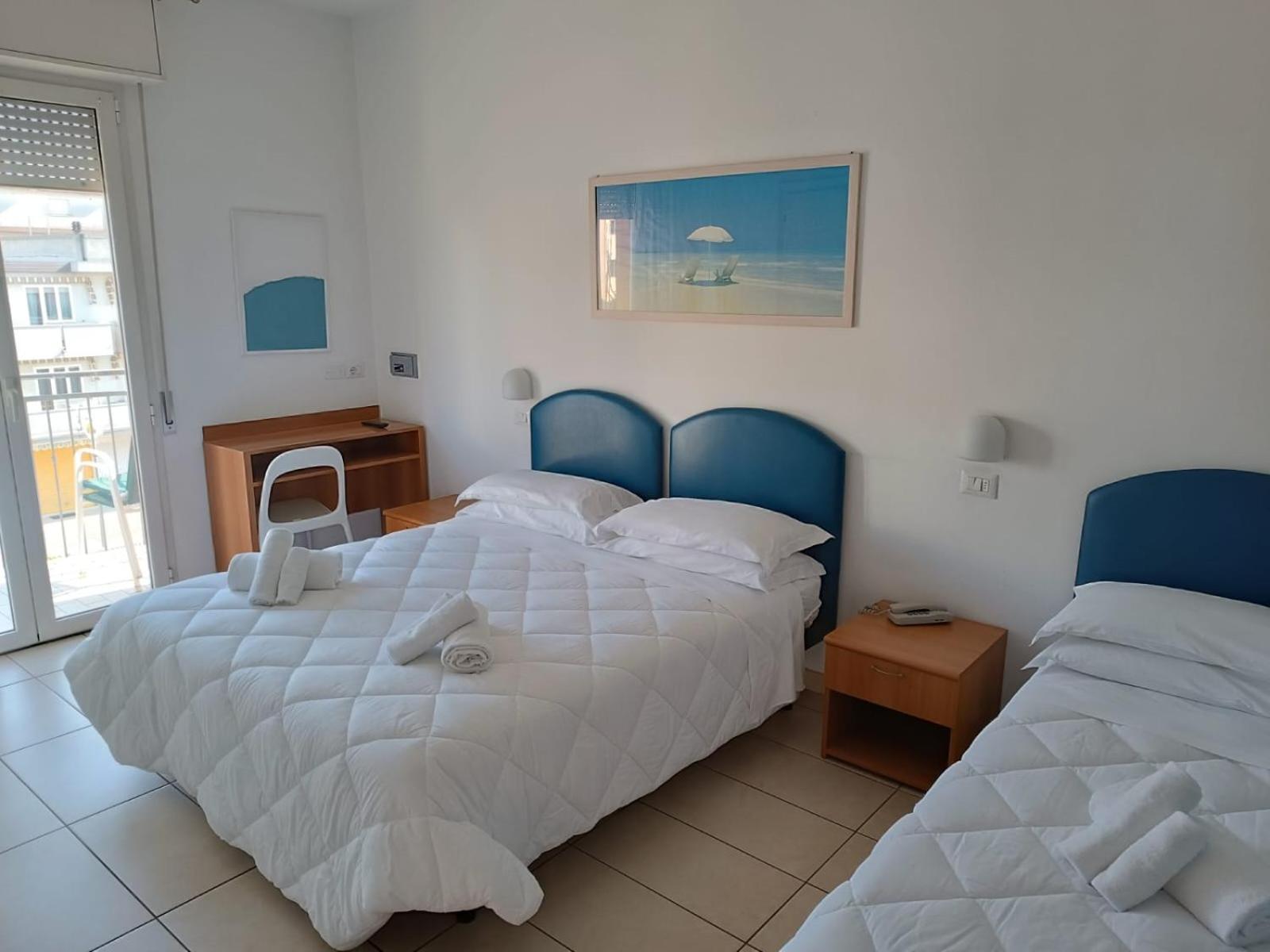 Hotel Berenice Rimini Ngoại thất bức ảnh